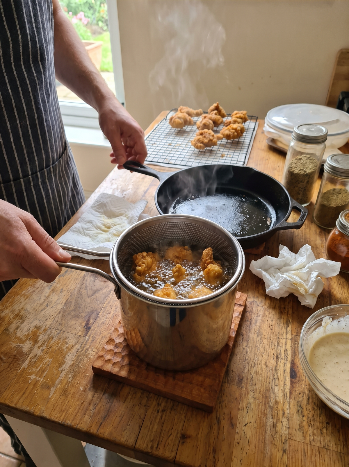 1200ml Deep Fryer Pot with Strainer, Small Batch Frying At Home