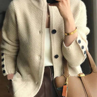 Cardigan for cozy evenings: your favorite piece in your wardrobe
