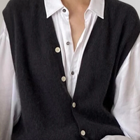 Casual knitted waistcoat with button placket